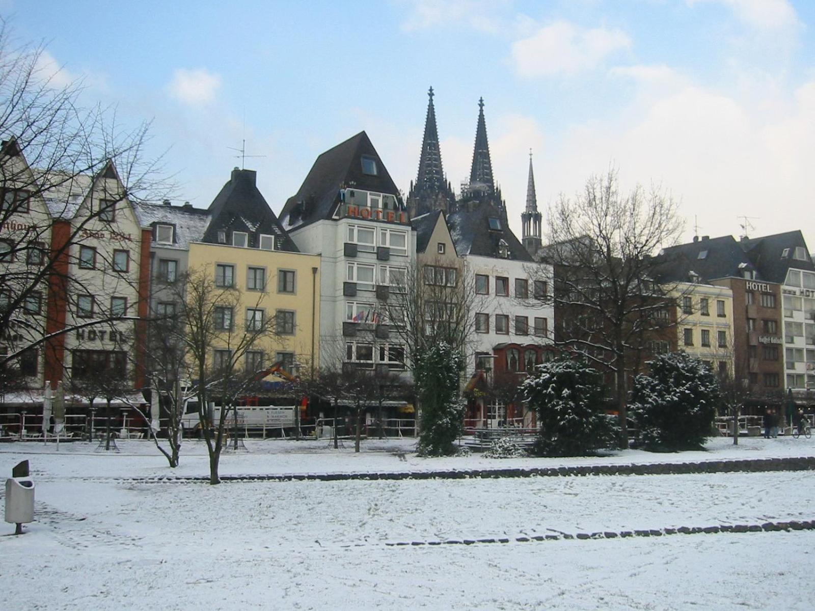 Hotel Roemerhafen Cologne Exterior photo