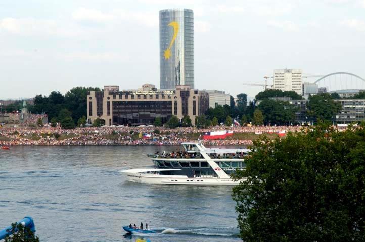 Hotel Roemerhafen Cologne Exterior photo